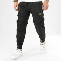 Offres ✔️ Pantalon Cargo Regular Fit 18171 Noir de KZR 🎉