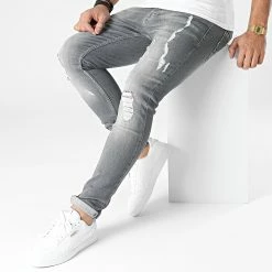 Grosses soldes 🔥 Jean Skinny 9073 Gris de KZR 🥰 8 Grosses soldes 🔥 Jean Skinny 9073 Gris de KZR 🥰 -KZR Soldes kzr 291391 9073 GREY 20211115T151430 03
