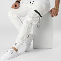 Vente flash 👏 Jogger Pant Regular Fit 18171 Blanc de KZR ❤️ 8 Vente flash 👏 Jogger Pant Regular Fit 18171 Blanc de KZR ❤️ -KZR Soldes kzr 298763 MK 18171 BLANCHE 20220124T161344 03
