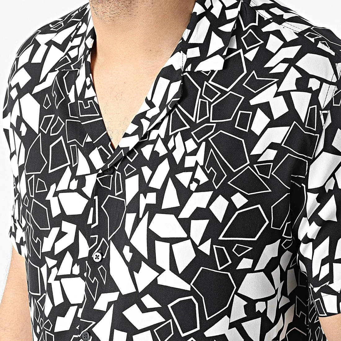 Coupon 🛒 Chemise A Manches Courtes CH22-114 Noir Blanc de KZR 😍 4 Coupon 🛒 Chemise A Manches Courtes CH22-114 Noir Blanc de KZR 😍 – Image 2