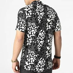 Coupon 🛒 Chemise A Manches Courtes CH22-114 Noir Blanc de KZR 😍 9 Coupon 🛒 Chemise A Manches Courtes CH22-114 Noir Blanc de KZR 😍 -KZR Soldes kzr 307742 CH22 114 20220308T135939 04