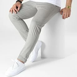 Nouveau 🔥 Pantalon Chino KD67088 Gris de KZR 🎉 -KZR Soldes kzr 313519 KD67088 1 MID GREY 20220408T161832 03