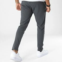 Offres ✔️ Pantalon Jogging D9140 Gris Anthracite de KZR ✨ 9 Offres ✔️ Pantalon Jogging D9140 Gris Anthracite de KZR ✨ -KZR Soldes kzr 342081 D9140 ANTHRACITE 20221027T161914 04